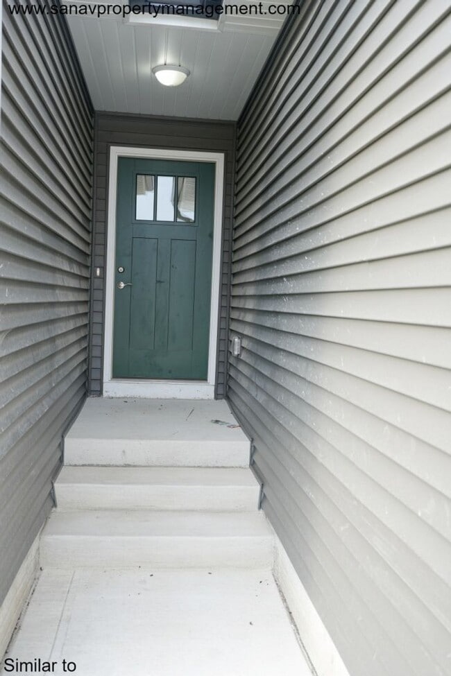 Building Photo - "Modern Comfort & Convenience: 3 Bed, 2 Bath Ranch Style Home in Waukee's Prime Location"