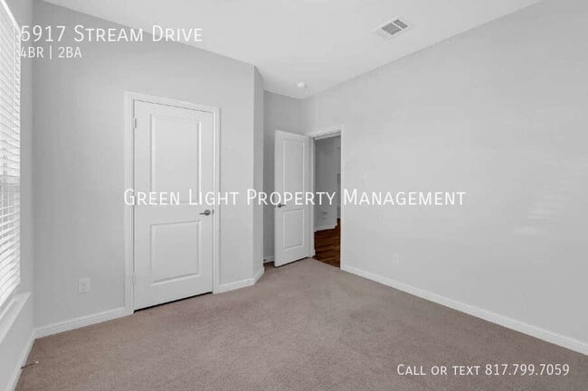 Building Photo - 5917 Stream Dr