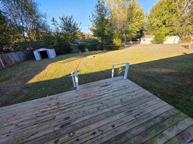 Building Photo - 74 Pond St