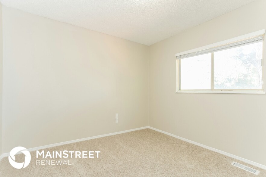 Building Photo - 5690 S Netherland St