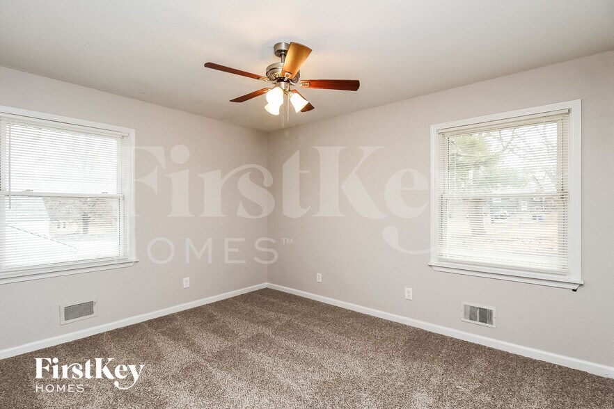 Building Photo - 6007 E 150th St