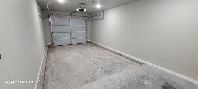 Building Photo - ra2701