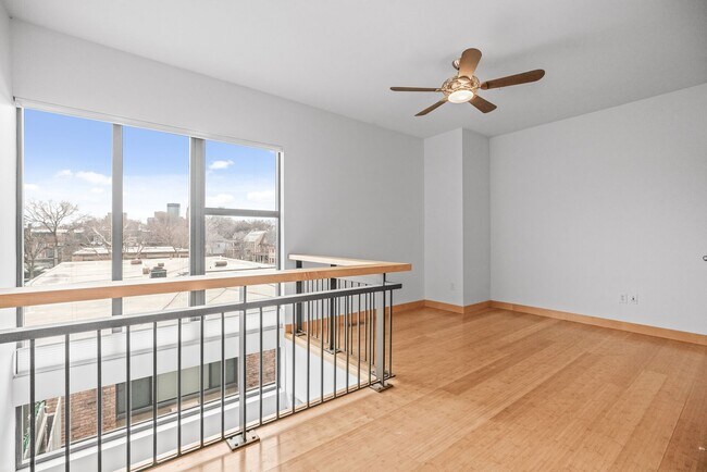 Building Photo - Modern 1-Bed 1.5-Bath + Den Condo in Minne...