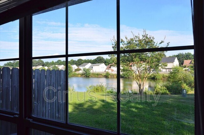 Building Photo - 381 Westview Dr