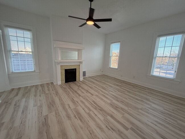 Building Photo - Newly Renovated 2-Bedroom with Soaring Ceilings & Bonus Reading Nook