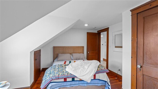 Building Photo - 56 Ruggles Ave