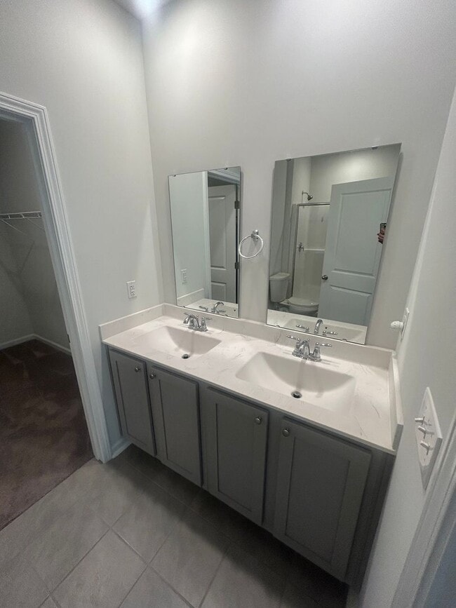 Building Photo - 304 Emery Oak Dr