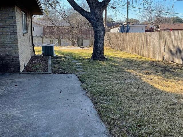 Building Photo - 3701 W Rochelle Rd