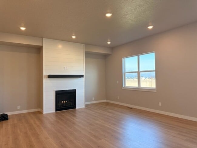 Building Photo - Beautiful Home new construction