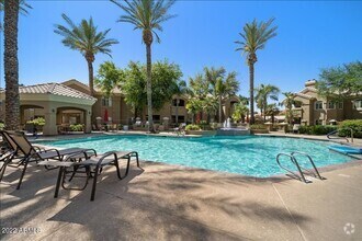 Building Photo - Stunning 3 Bedroom Condo In Scottsdale!