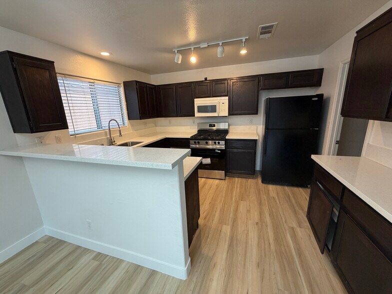 Building Photo - 4537 Switchback St