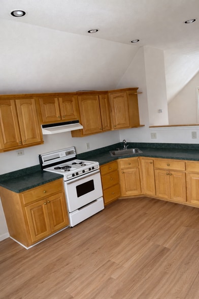 Building Photo - 25 Lawndale Ave