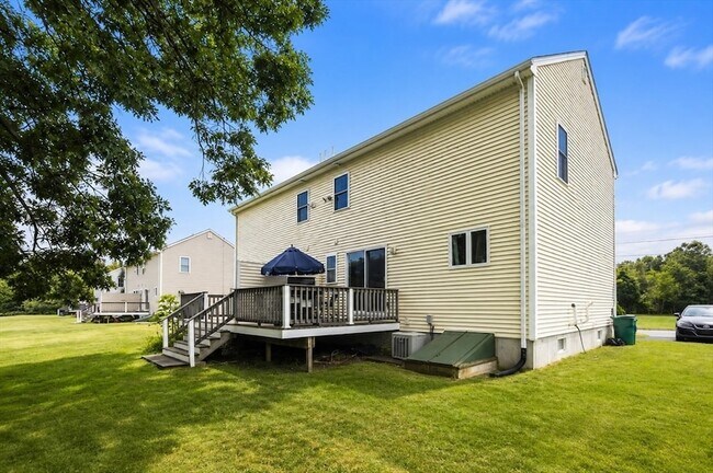Building Photo - 30-32 Harriet Thayer Avenue Unit 1
