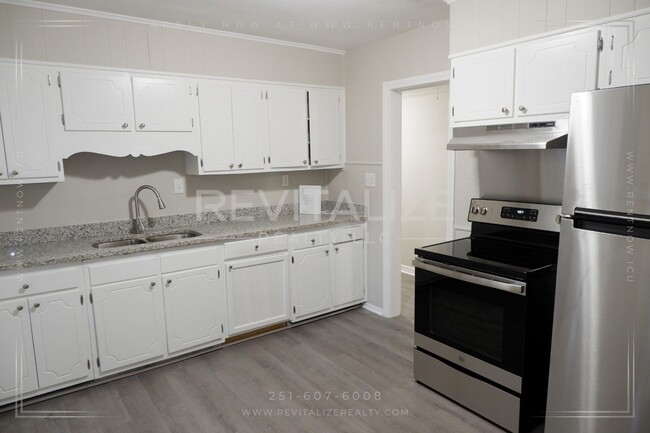 Building Photo - Newly Updated 3 Bed/1 Bath Home in Midtown!