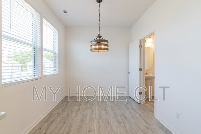 Building Photo - 15010 Scoter St