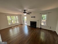 Building Photo - 6017 Cromwell Pl