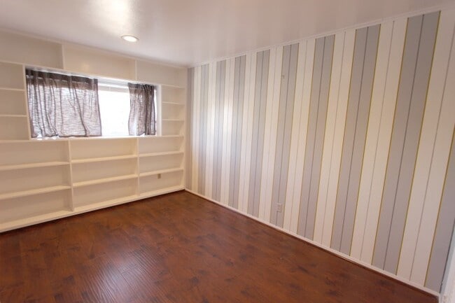 Building Photo - 6511 Kenyon Ln