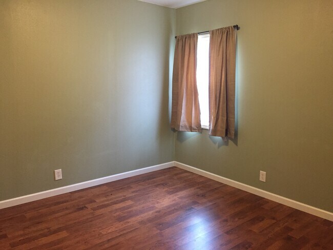 Building Photo - Charming 2-Bedroom Home with Porch & Storage Space