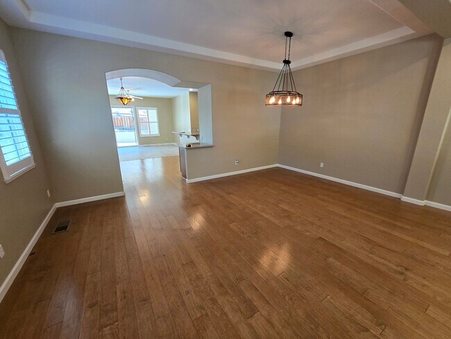 Building Photo - COMING SOON: Spacious Modern Home in Spanish Springs