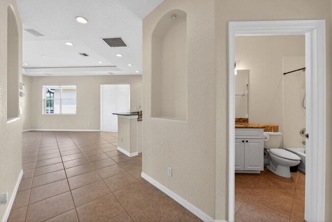 Building Photo - 118 Padova Way