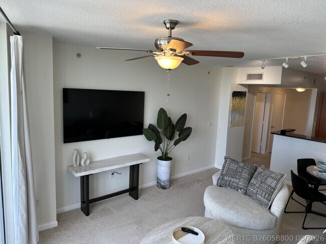 Building Photo - 1551 N Flagler Dr
