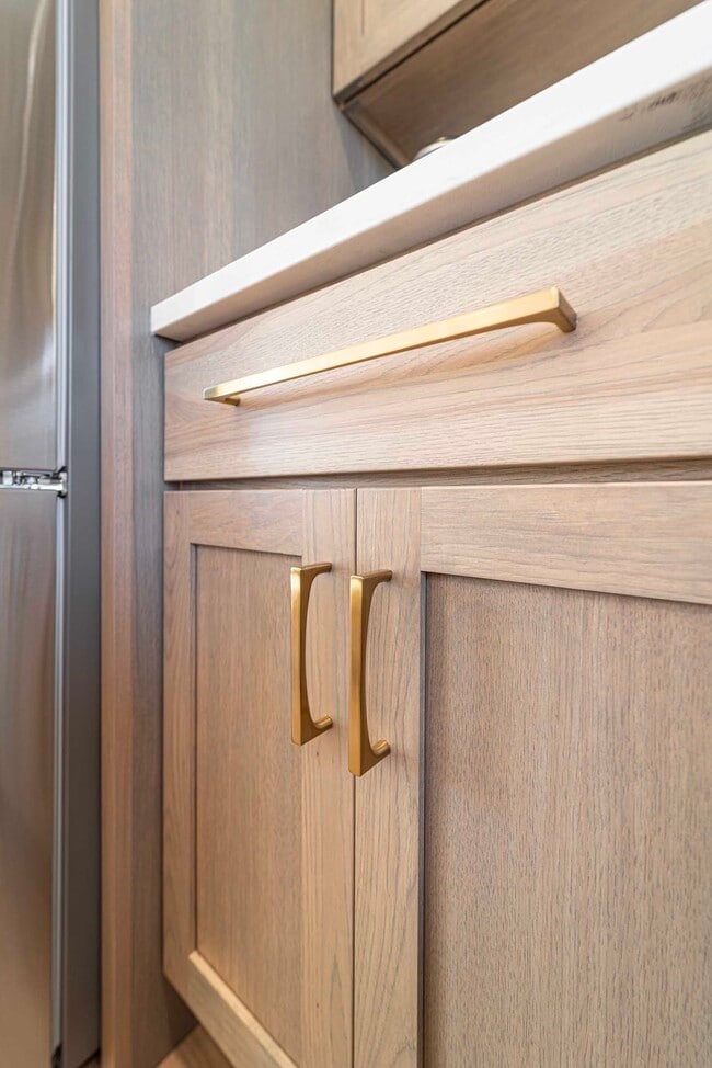 Building Photo - 14550 South Ave