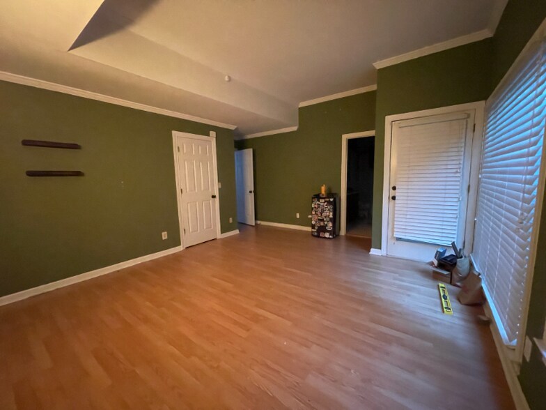 Building Photo - 410 Drexel Ave