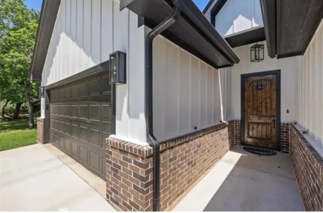 Building Photo - 1418 Cheyenne Trail