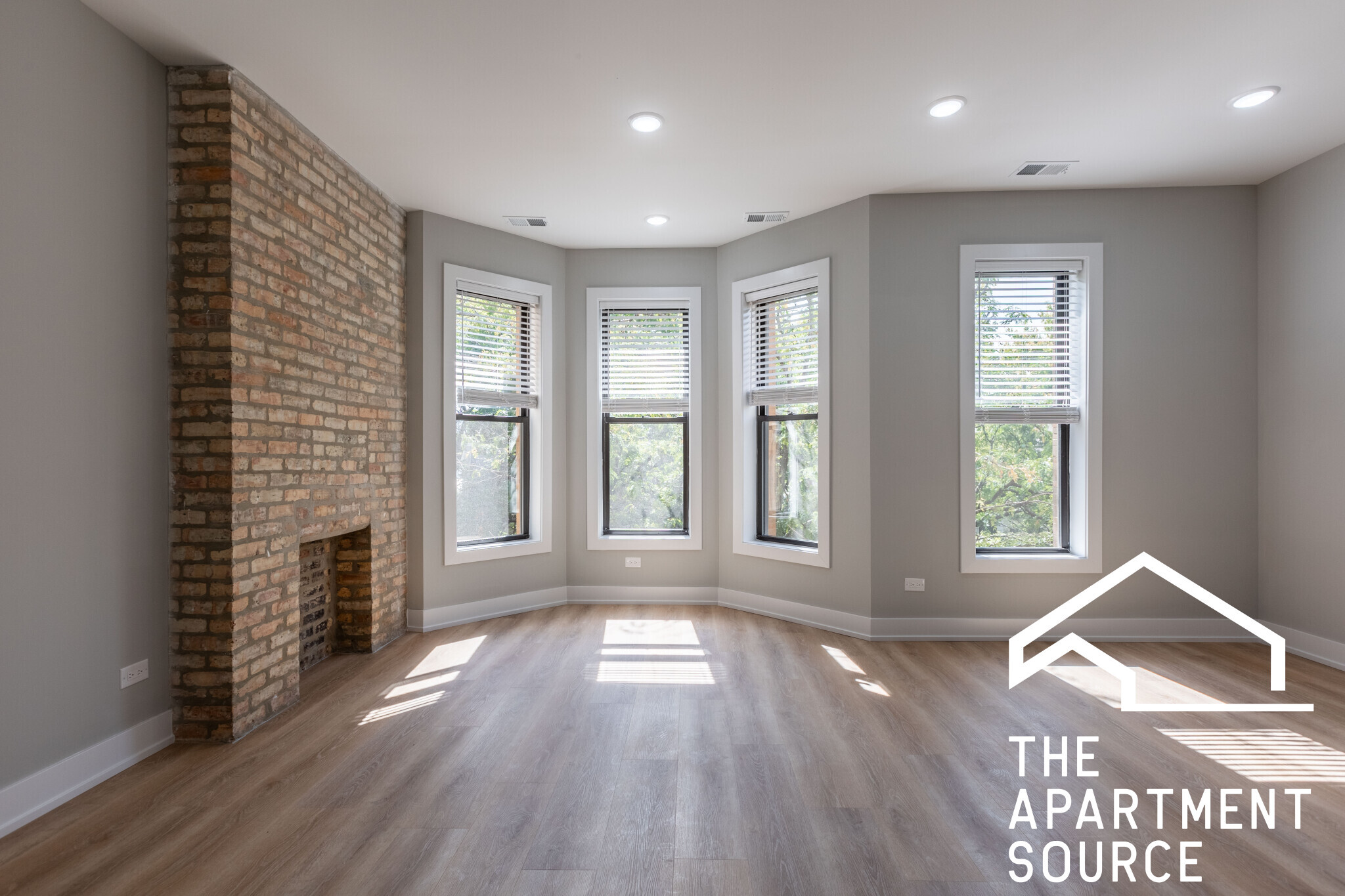 Building Photo - 454 W Belden Ave