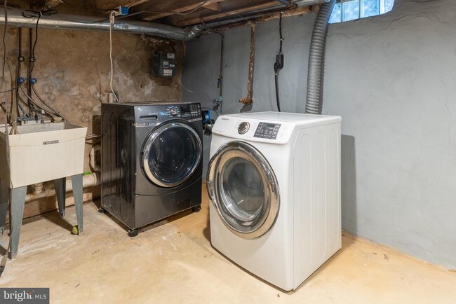 Building Photo - 1243 N Palethorp St