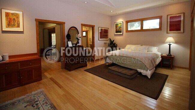 Building Photo - FURNISHED - Enjoy this little piece of par...