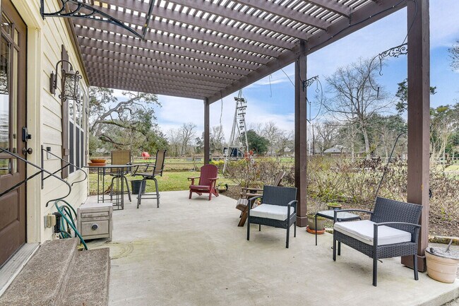 Building Photo - 5313 Palm Dr