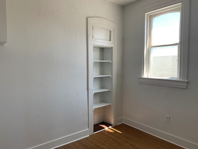 Building Photo - 3 Bedroom in Downtown York City, See Video...
