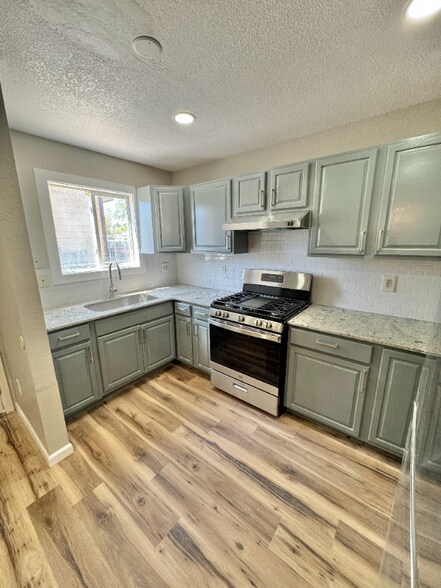 Building Photo - 4325 Lashelle Ave