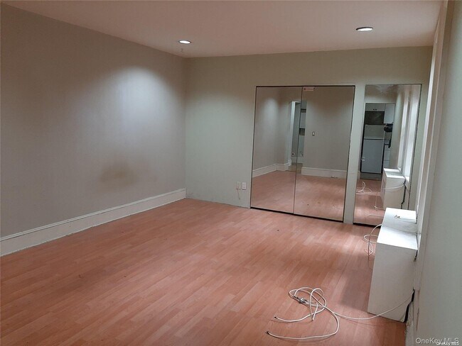 Building Photo - 1 Hillside Ave