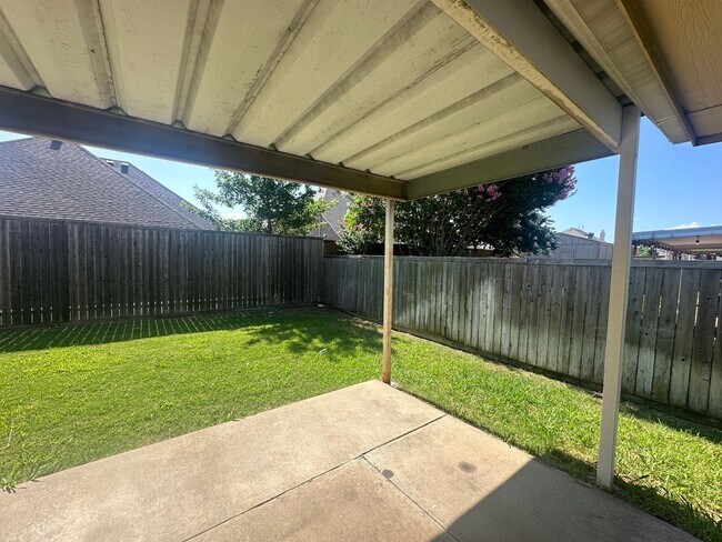 Building Photo - 7110 Creekstone