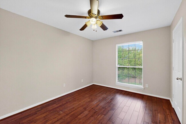 Building Photo - Chandlers Landing 4-Bedroom Home with Office