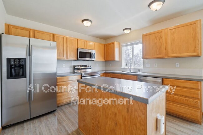 Building Photo - 7405 View Pointe Dr