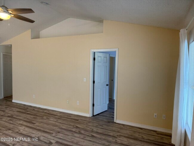 Building Photo - 96676 Commodore Point Dr