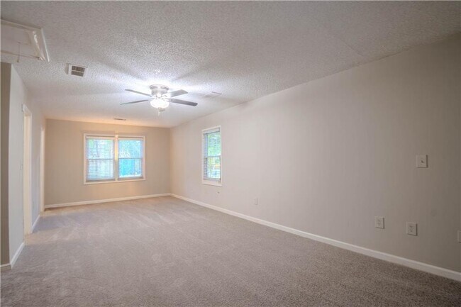 Building Photo - 1053 Vista Trail NE