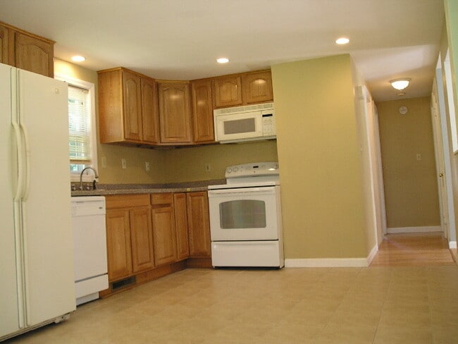 Building Photo - 5 George St