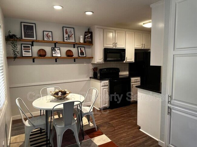 Building Photo - 1421 S 12th St