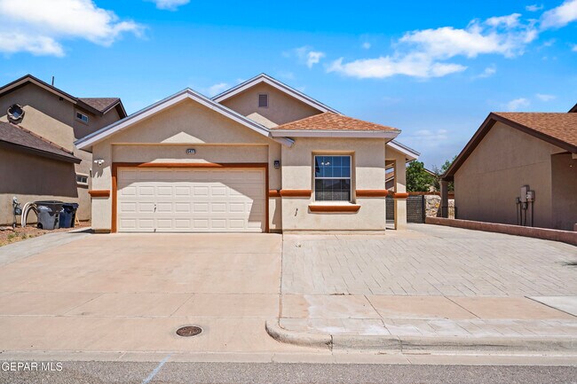 Primary Photo - 5477 Francisco Roque Dr