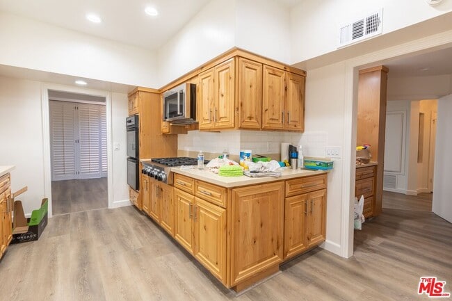 Building Photo - 1509 Greenfield Ave