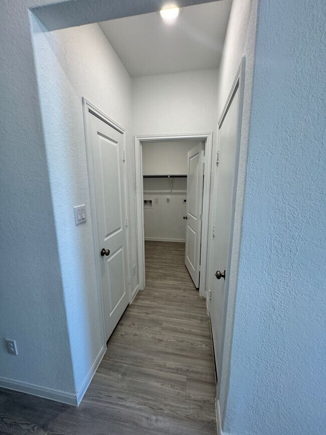 Building Photo - Modern Comfort & Style in This 2022-Built ...