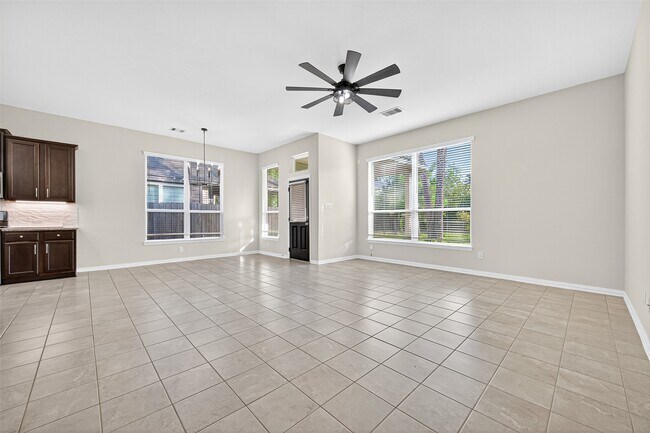 Building Photo - 40519 Goldeneye Pl
