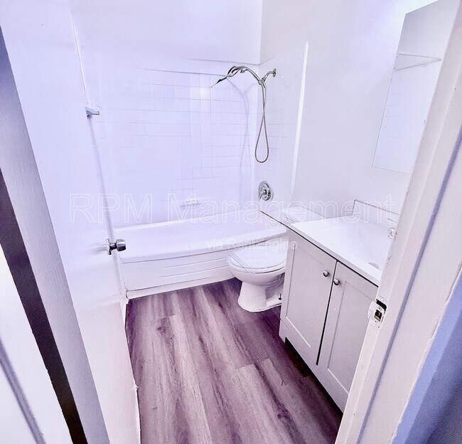 Building Photo - 6645 Etiwanda Ave