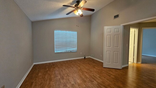 Building Photo - Grant Station Home with Fenced Yard