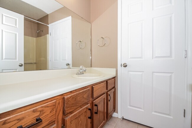 Building Photo - 2705 Timbermist Cir