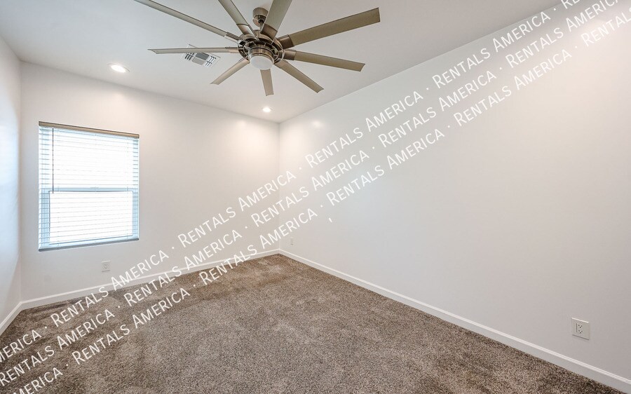 Building Photo - 347 E La Mirada Dr